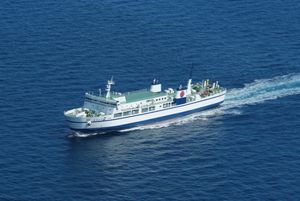 쓰가루 해협을 항해하는 「하야부사」(2014년 6월 30일)