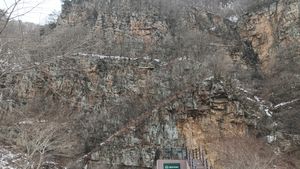 정선 소금강의 장산 규암층 노두