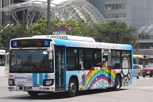 기업 광고 풀랩핑 차량의 예.