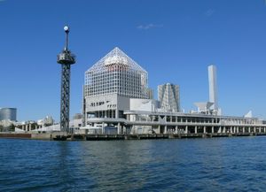 바다 쪽에서 바라본 하라미 여객선 터미널