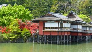 나가오카쿄시(長岡京市) 봄 관광축제 - 나가오카 덴만구(長岡天満宮) 긴스이테이(錦水亭)와 기리시마철쭉