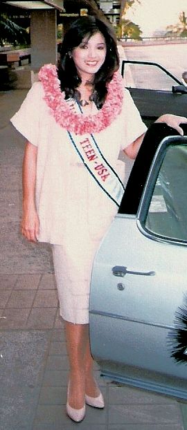 1985년 미스 하와이 틴 USA 수상 당시의 후 켈리