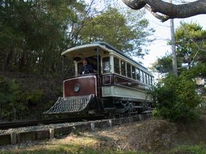 동태보존되는 교토시전의 차량