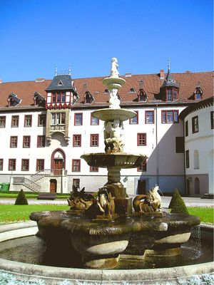 엘리자베텐부르크 궁전(Schloss Elisabethenburg), 분수가 있는 안마당