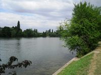 샹프로제 지구를 흐르는 센 강