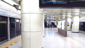 4호선 승강장(2018년 촬영)