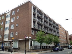 콜드플레이 멤버들이 만난 UCL 램지 홀(2006년)