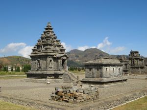 아르주나를 모시는 사원(인도네시아 발리섬)