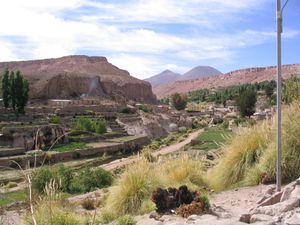 아타카마 사막 내륙에 위치한 마을이자 리칸 안타이 유적지인 카스파나의 전경