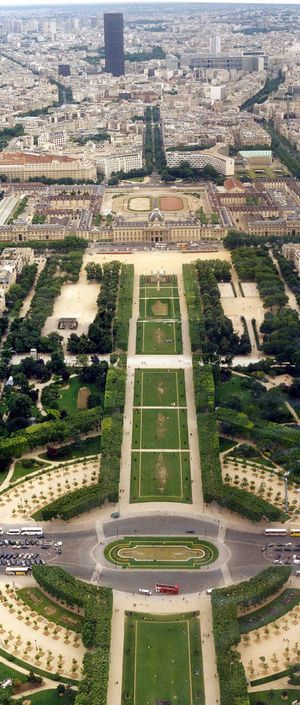 에펠탑에서 바라본 몽파르나스 타워