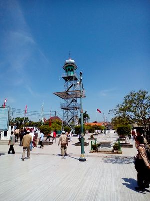 첨탑, 2016년 8월