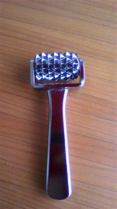 접촉침의 하나인 「롤러침」, 주로 소아에게 사용