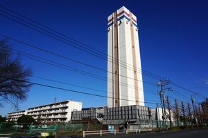 1968년에 건립된 마치다시의 마치다야마자키 단지 급수탑.