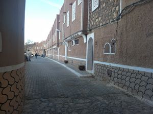 알제리 가르다이아}} 알제리 가르다이아(Ghardaïa)(2006년). 2016년 유엔 기후변화협약 당사국총회에서 "최고의 지속 가능한 도시" 부문 1위 수상.