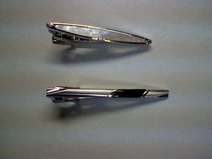 진주조개와 오닉스 넥타이핀, 정장용으로 사용