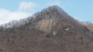 평창군 평창읍 여만리의 노두 (평창바위공원 북북서쪽)