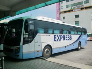 이천종합버스터미널에서 정차중인 모습