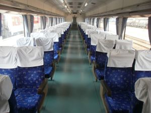 리뉴얼된 구형좌석의 무궁화호 객차