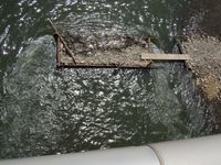 황어의 쓰케바 어업을 위해 인위적으로 정비된 물길.