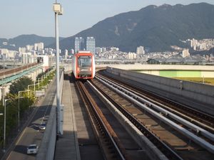 대저역에 도착하는 1000호대 전동차