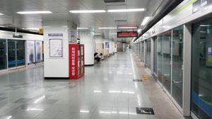 승강장 (2018년 4월)