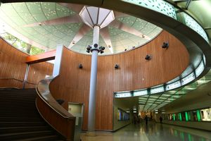 우라와역 서쪽 출구 지하도 (2013년 03월)