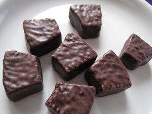 초콜릿을 입힌 바움쿠헨슈피첸