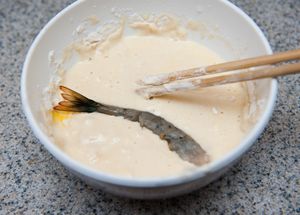 반죽에 담근 새우