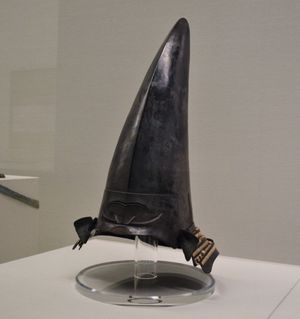 백사糸威水牛兜(전 모리 가쓰나가 오사카 전투 착용 투구. 고치 현립 고치성 역사 박물관 전시.)