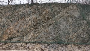 북위 37° 05′ 07.2″ 동경 129° 08′ 26.8″