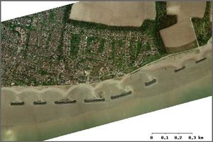 영국 엘머에 있는 8개의 해상 방파제