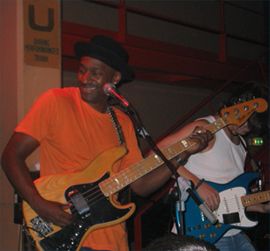 마커스 밀러와 애용하는 1977년산 펜더 재즈 베이스