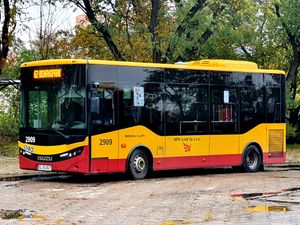 Isuzu Novocity Life (2020)