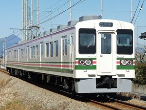 700형 전동차 (JR 107계 리바이벌 컬러)