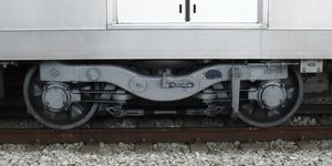 일본 최초 채용의 볼스터리스 대차 SS101형