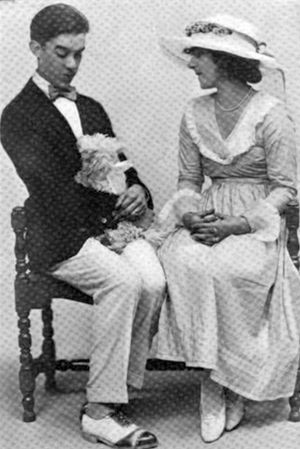 1918년 브로드웨이 공연 Seventeen에서 그레고리 켈리와 고든