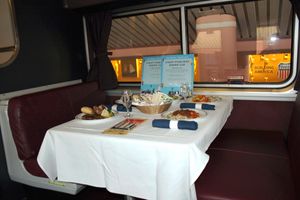 암트랙 장거리 열차「코스트 스타라이트」 식당차