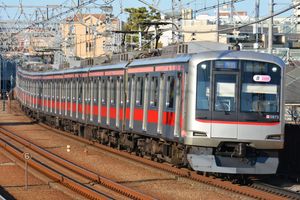 5050계（2018년 12월 27일 다마가와 역）