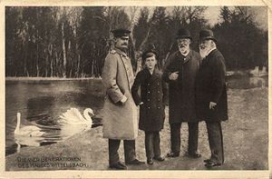 섭정 왕자와 아들 루트비히, 손자 루프레히트, 증손자 루이트폴트가 님펜부르크 궁전 공원에 있는 모습