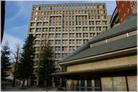 3호관(앞)과 헤본관(뒤)