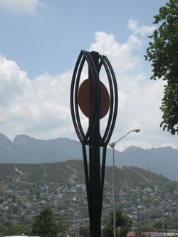 오메나헤 알 솔}} (태양에게 바치는 찬가). 이 작품은 태양을 신으로 여겼던 북동부 유목민과 원주민들을 기리기 위한 것이었다.