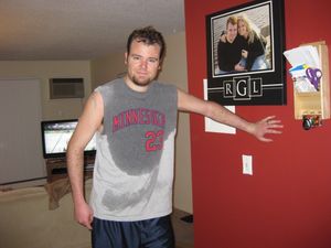 운동으로 땀을 흘리는 남성