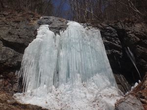 부동 폭포 (고자산)