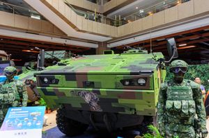 윈바오 II M2 시제차의 전면