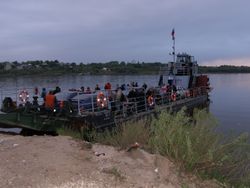 오카 강을 건너는 나룻배