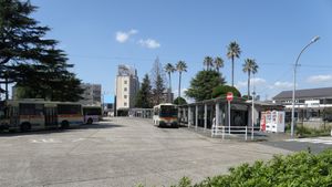 우베신카와역 버스 터미널