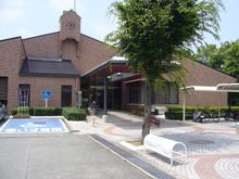 서쪽 지역의 도요노 정립 도서관.이용률이 높고, 한때 전국 1위가 되기도 했다.