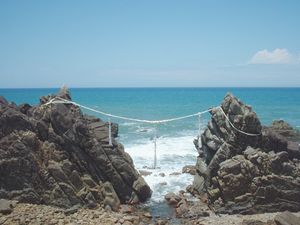 웅룡 자룡의 바위