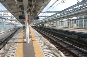 상행 고가 홈 (2020년 8월)