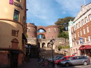 중앙 헬싱보리의 항구에 가까운 셰르난으로 가는 계단